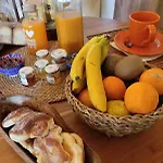 Briciole Di Pietra Bed & Breakfast 3*