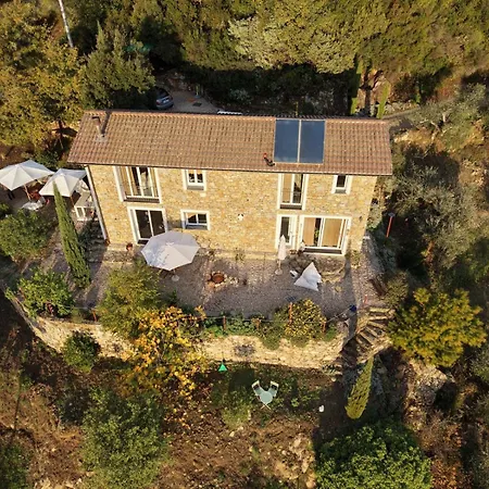 Bed and Breakfast Briciole Di Pietra 3*