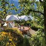 Bed & Breakfast Briciole Di Pietra 3*