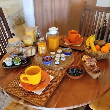 Briciole Di Pietra ベッド・アンド・ブレックファスト 3*