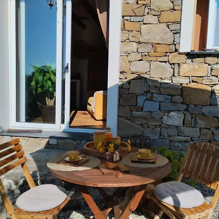 Briciole Di Pietra ベッド・アンド・ブレックファスト 3*