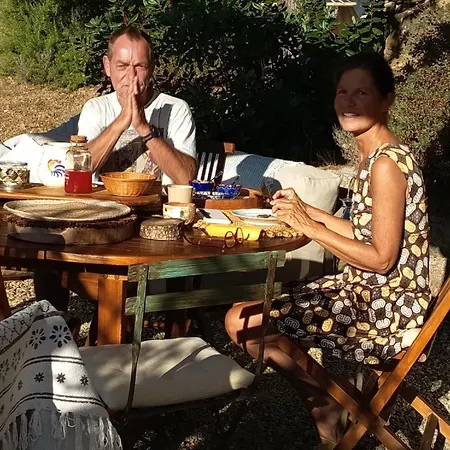 לינה וארוחת בוקר Briciole Di Pietra 3*