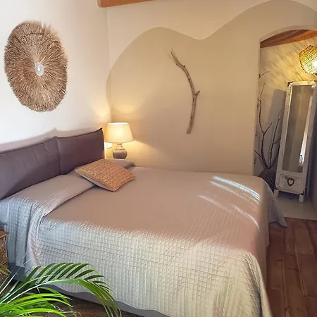 Briciole Di Pietra לינה וארוחת בוקר דולצ'אקווה