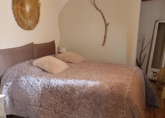 Briciole Di Pietra Bed & Breakfast 3*