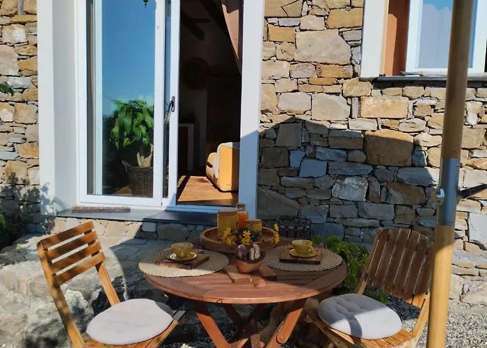 Briciole Di Pietra Bed & Breakfast 3*